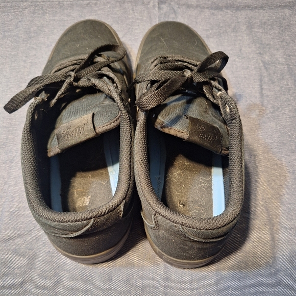 Nike SB Charge Black Canvas Skate Shoe - Picture 6 of 9